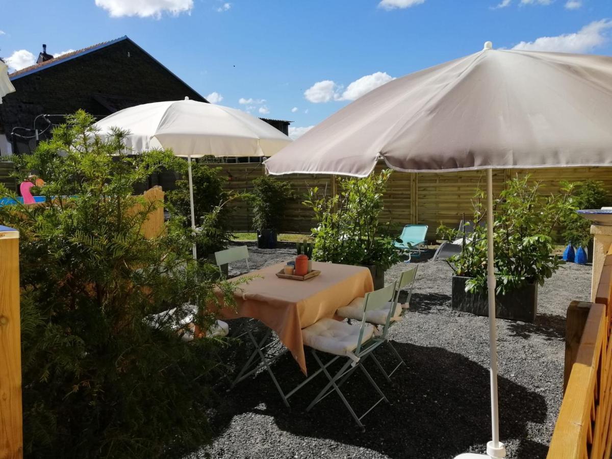 Petite maison sur la colline du Gibloux: 1chambre,1 salon et salle de bain privés au rez de chaussé, piscine extérieur et BBQ , Le Châtelard-Montreux Esterno foto